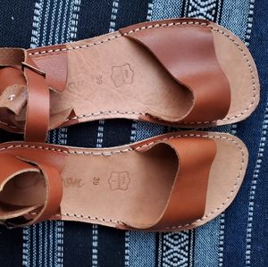 Crupon Barefoot Sandals